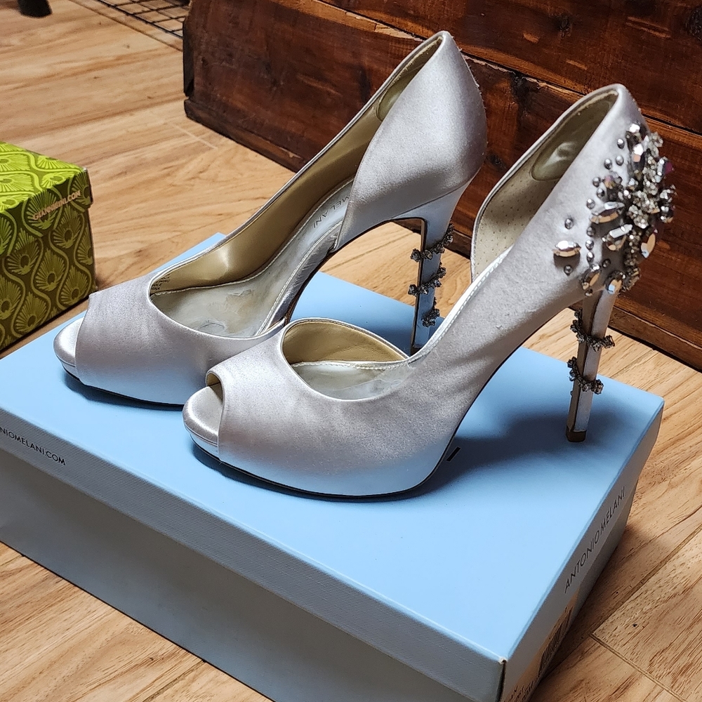 Antonio Melani Bling Sliver Heels 7